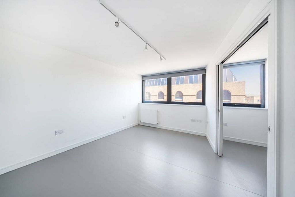 Property photo 3 of 7