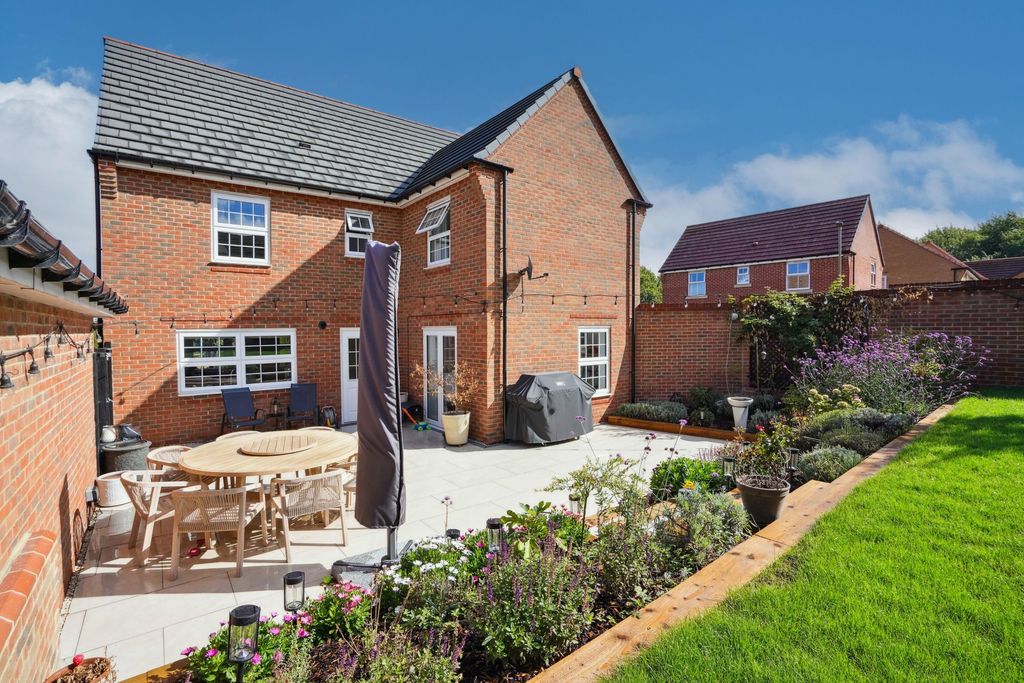 Property photo 2 of 24