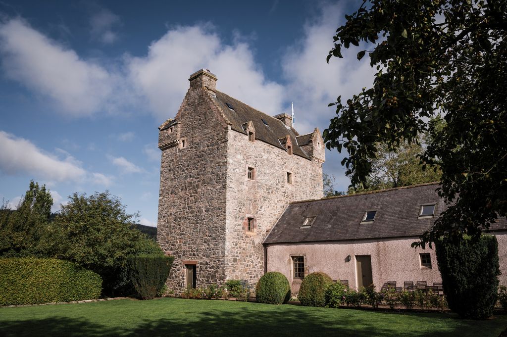 Property photo 1 of 24 331109 - Exterior1.Jpg