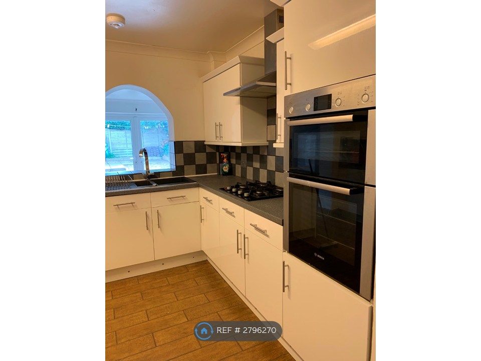 Property photo 2 of 28 Kitchen/Diner