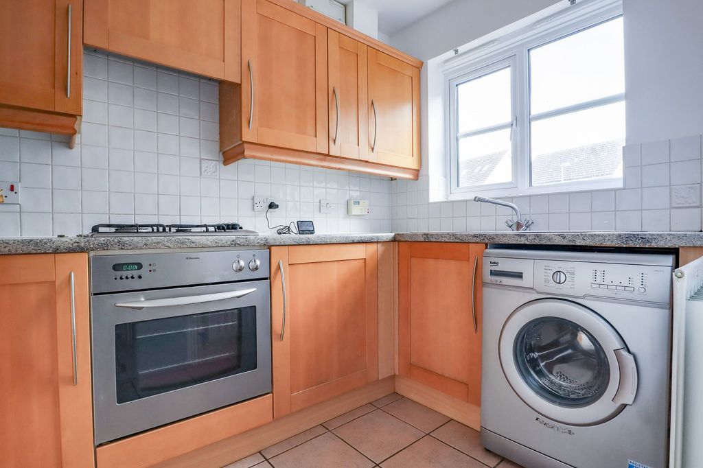 Property photo 3 of 16 Kitchen