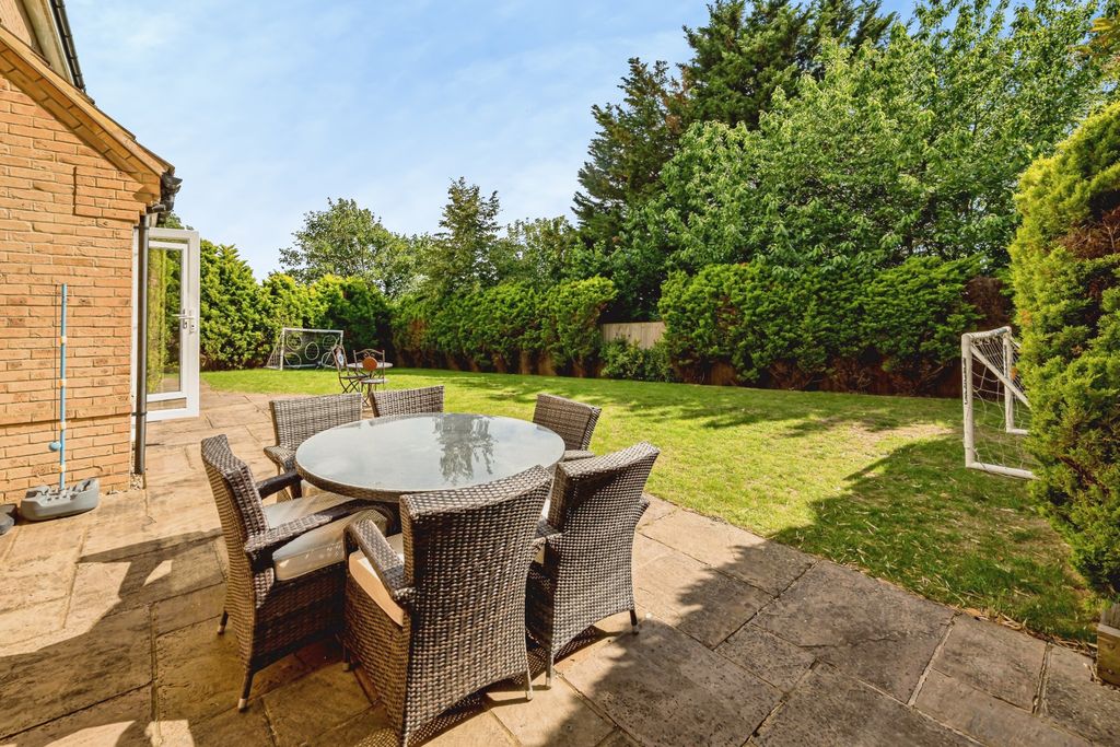 Property photo 1 of 30 Rear Garden