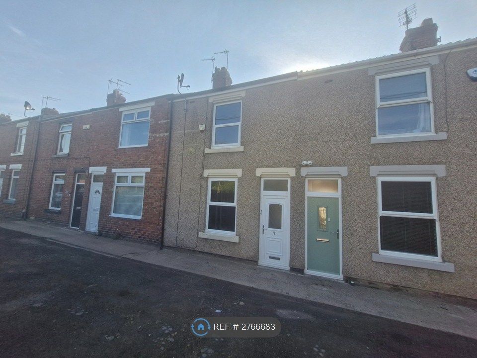 Property photo 1 of 18 Front View (White Door)