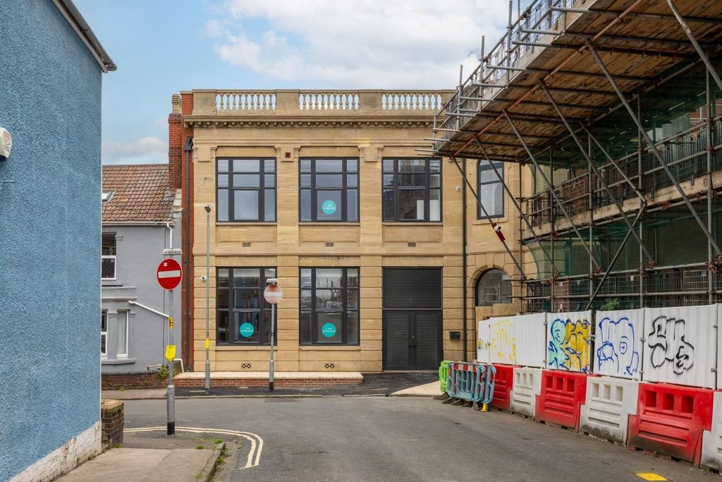 Property photo 2 of 44 Block C, 2.4 The Chocolate Factory-1.Jpg