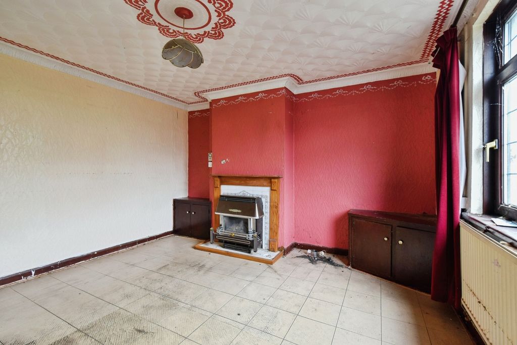 Property photo 3 of 17 Photo