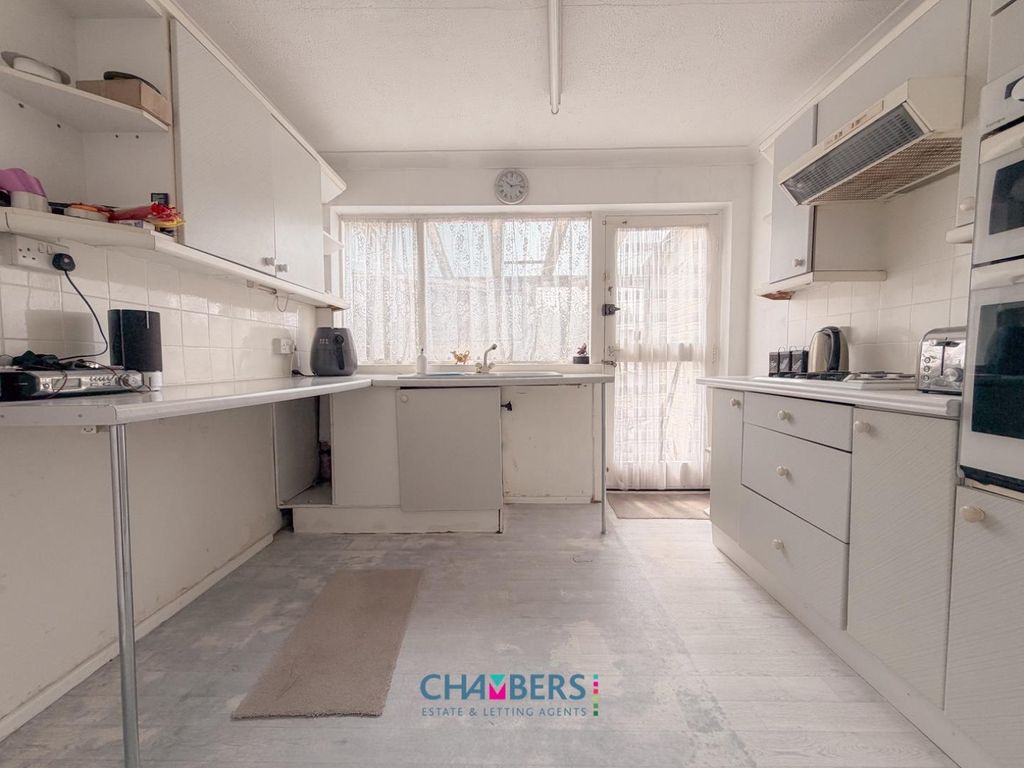 Property photo 3 of 14 Kitchen