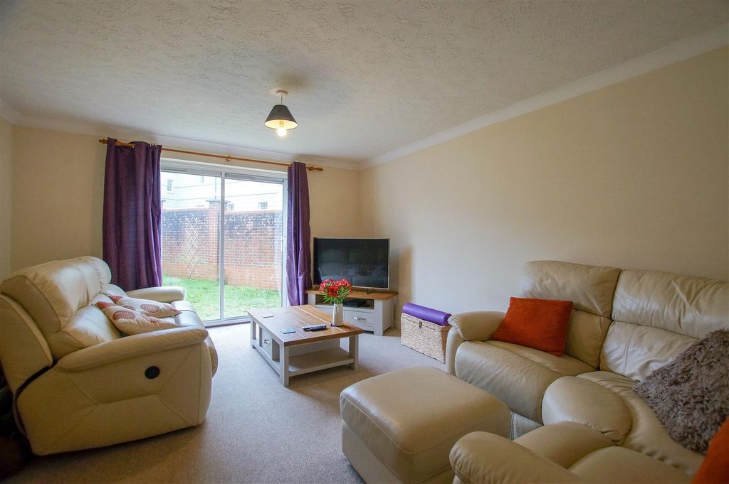 Property photo 2 of 7