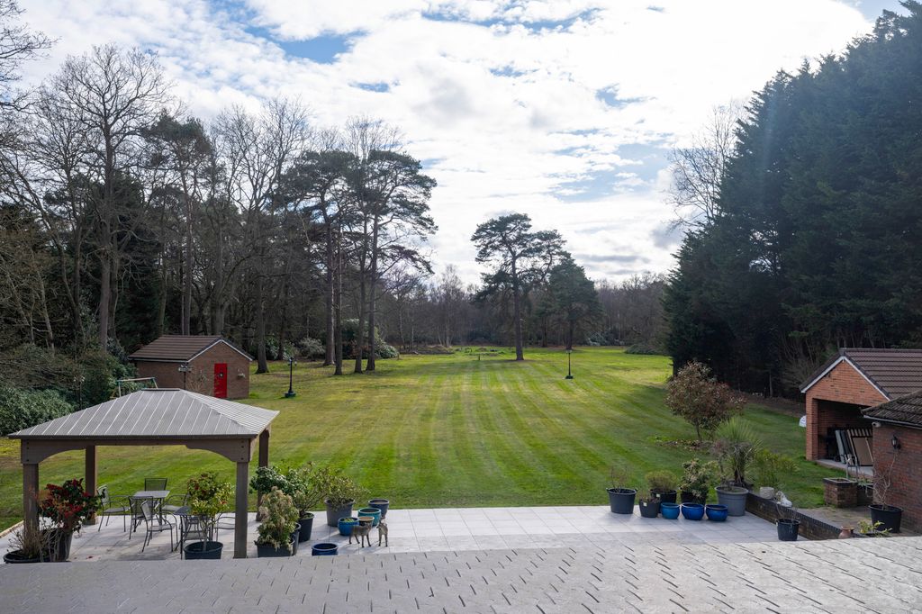 Property photo 1 of 21