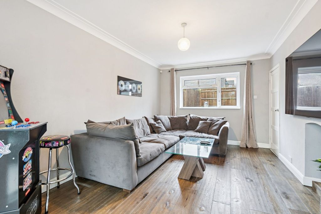 Property photo 2 of 18