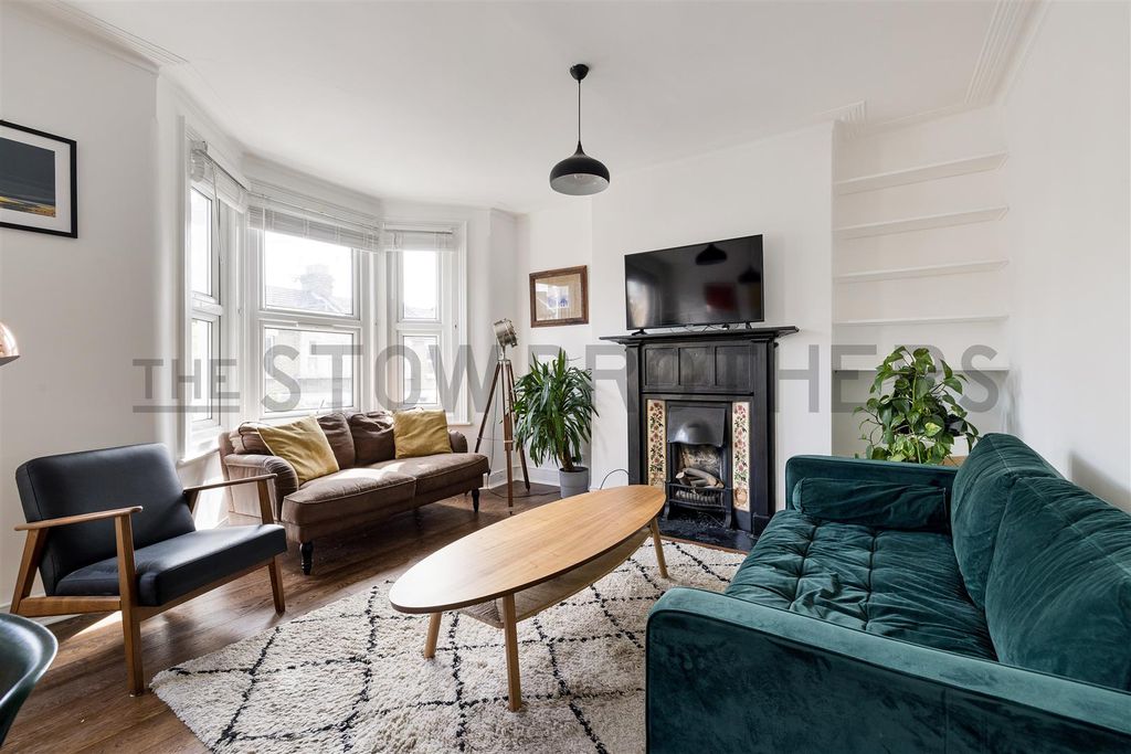 Property photo 3 of 32