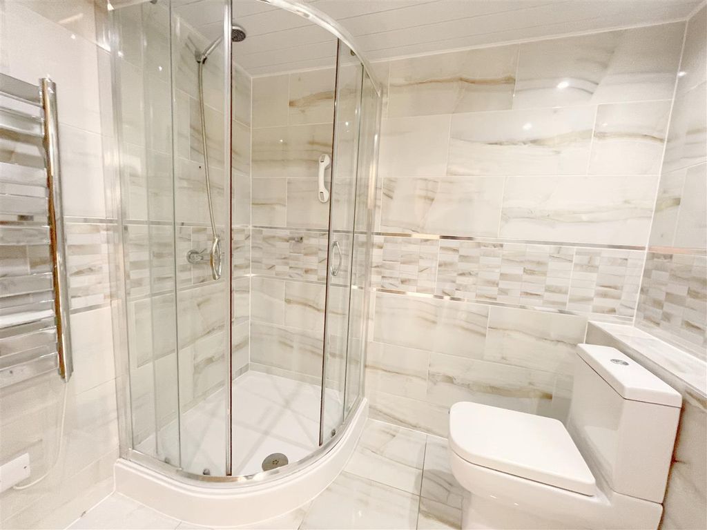 Property photo 3 of 5 Bathroom