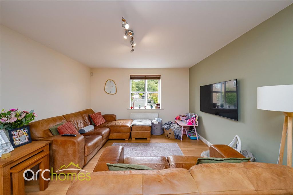 Property photo 2 of 17 Gadbury-10.Jpg