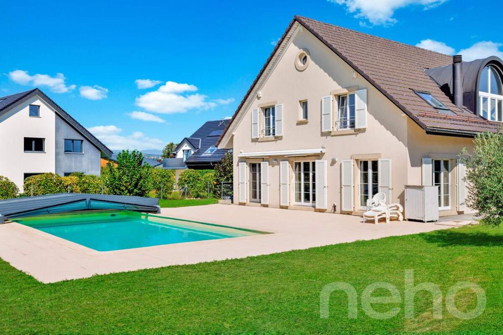 Property photo 2 of 13