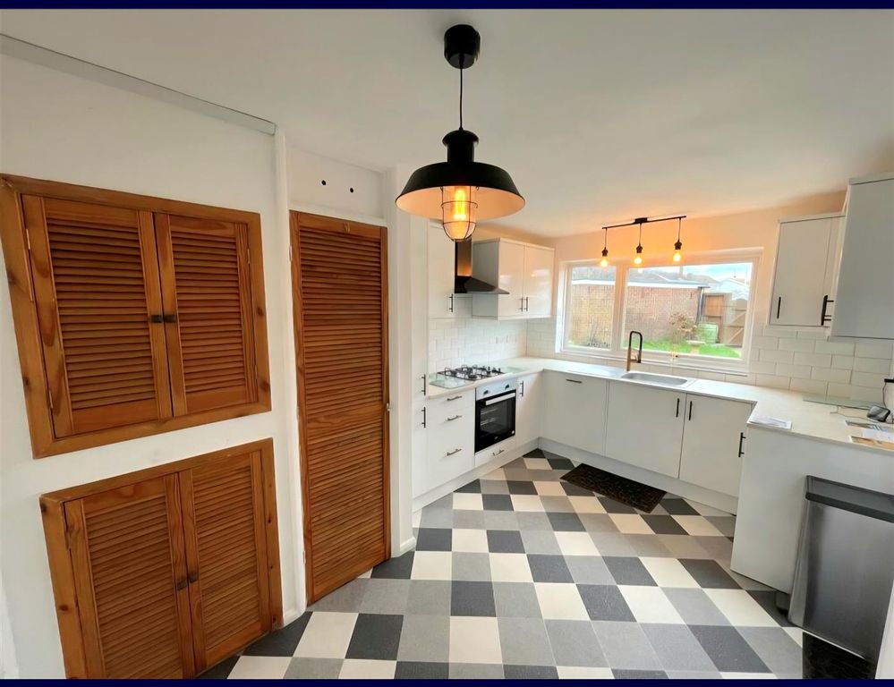 Property photo 3 of 18 Kitchen.Jpg