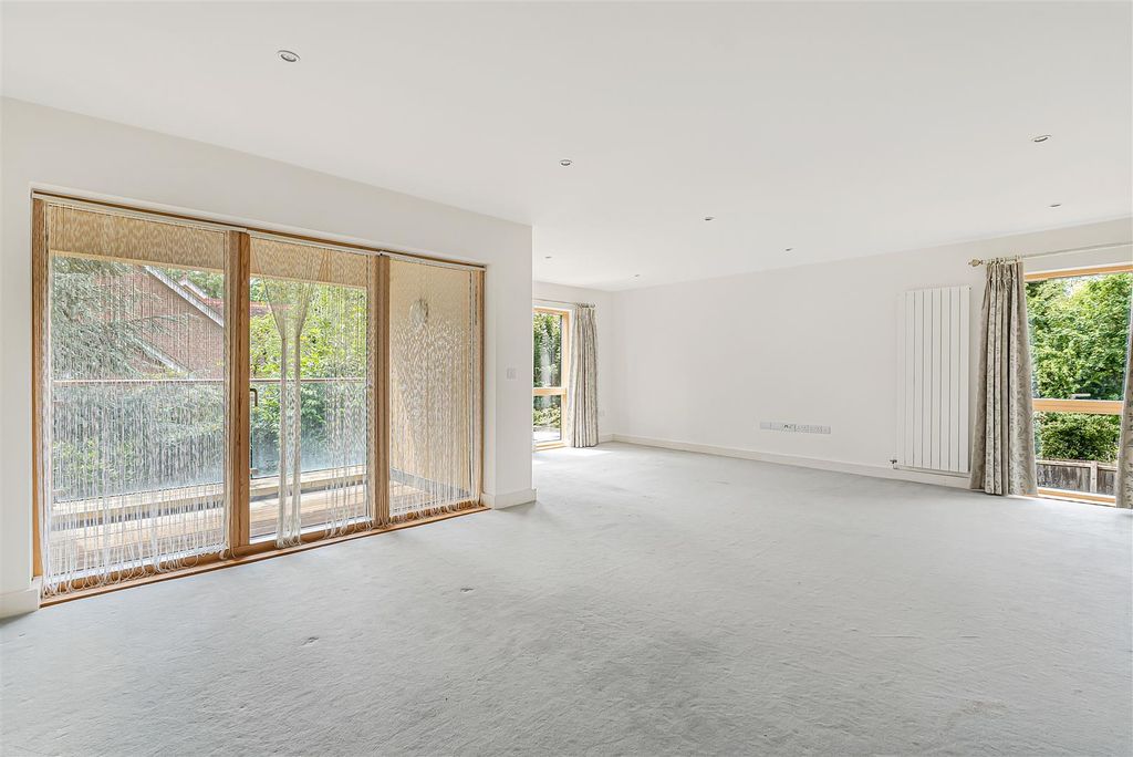 Property photo 2 of 17 2_84874.Jpg