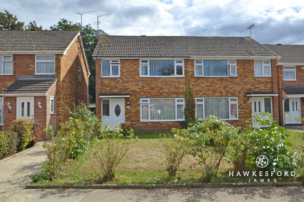 Property photo 1 of 12 Lydbrook Close, Sittingbourne - Front