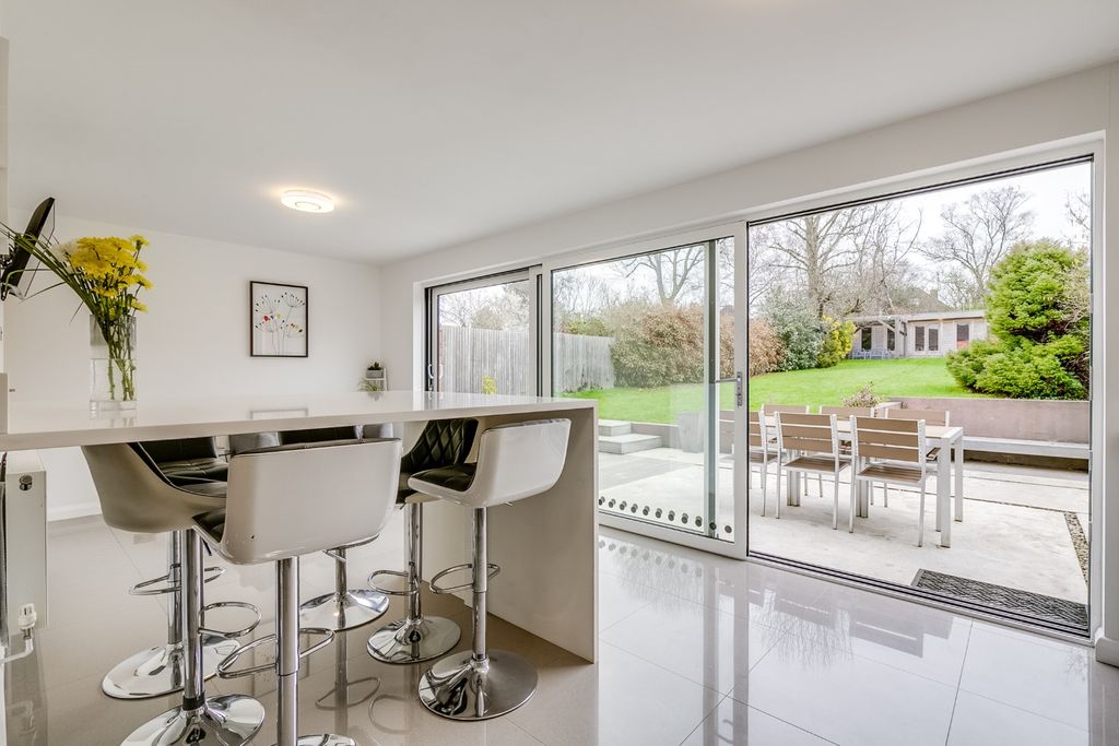 Property photo 2 of 26 4837543