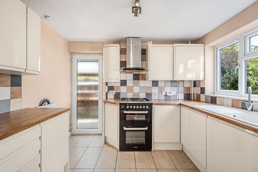 Property photo 2 of 22