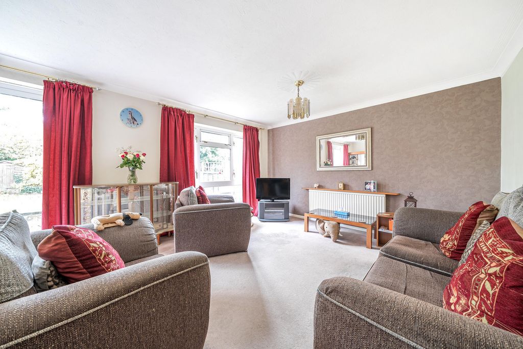 Property photo 2 of 18