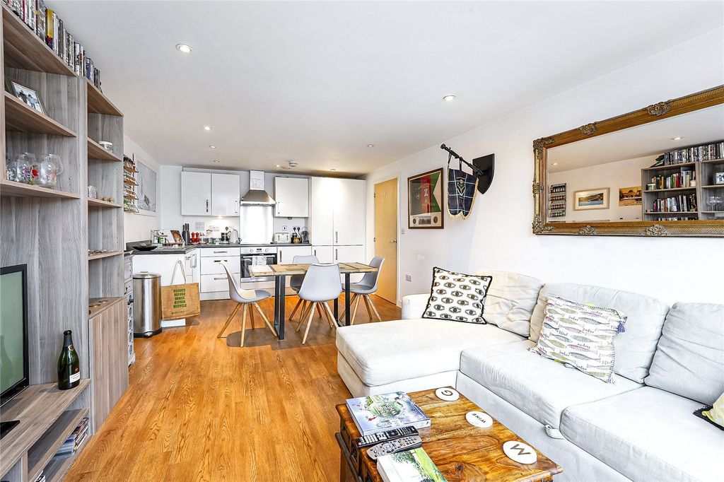 Property photo 3 of 10