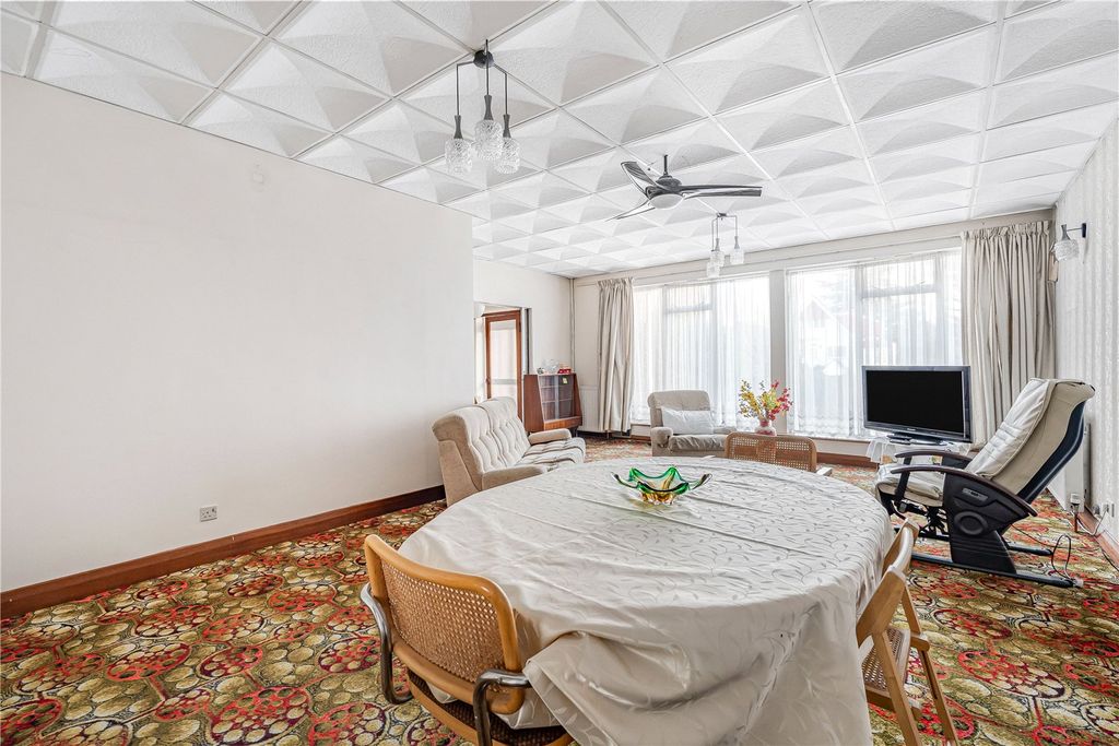 Property photo 3 of 23 Reception