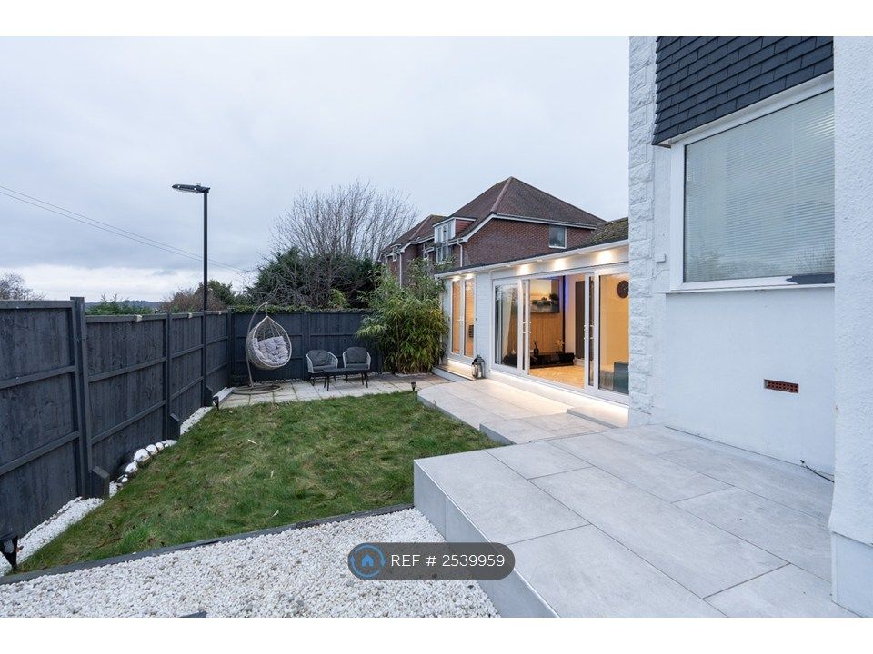 Property photo 2 of 35
