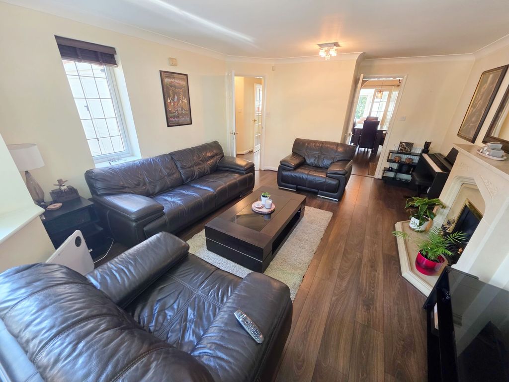 Property photo 2 of 22