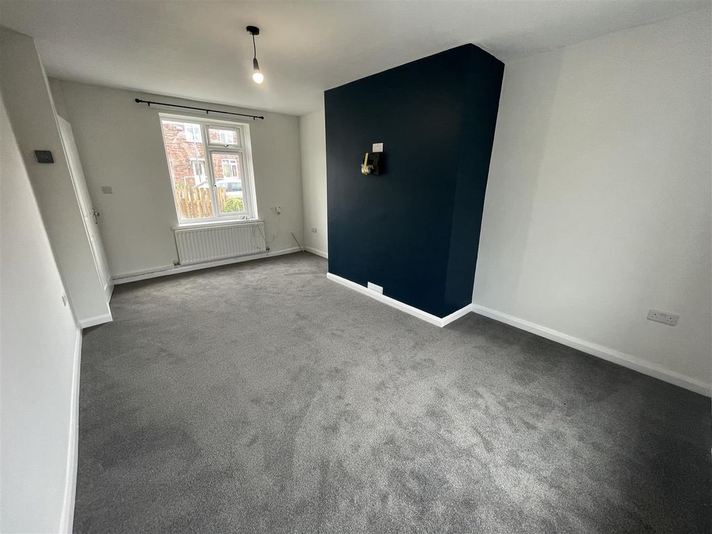 Property photo 2 of 10 12 7th 6.Jpg