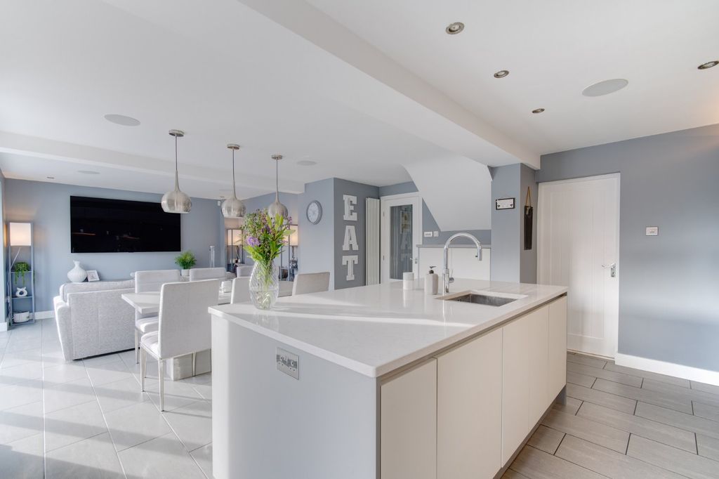 Property photo 1 of 24 Picture No. 18