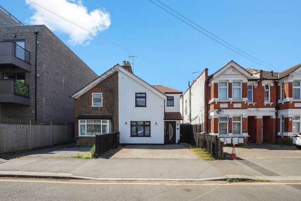 Property photo 1 of 22