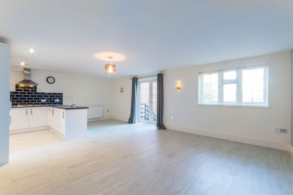 Property photo 2 of 17 Lounge/Diner/Kitchen