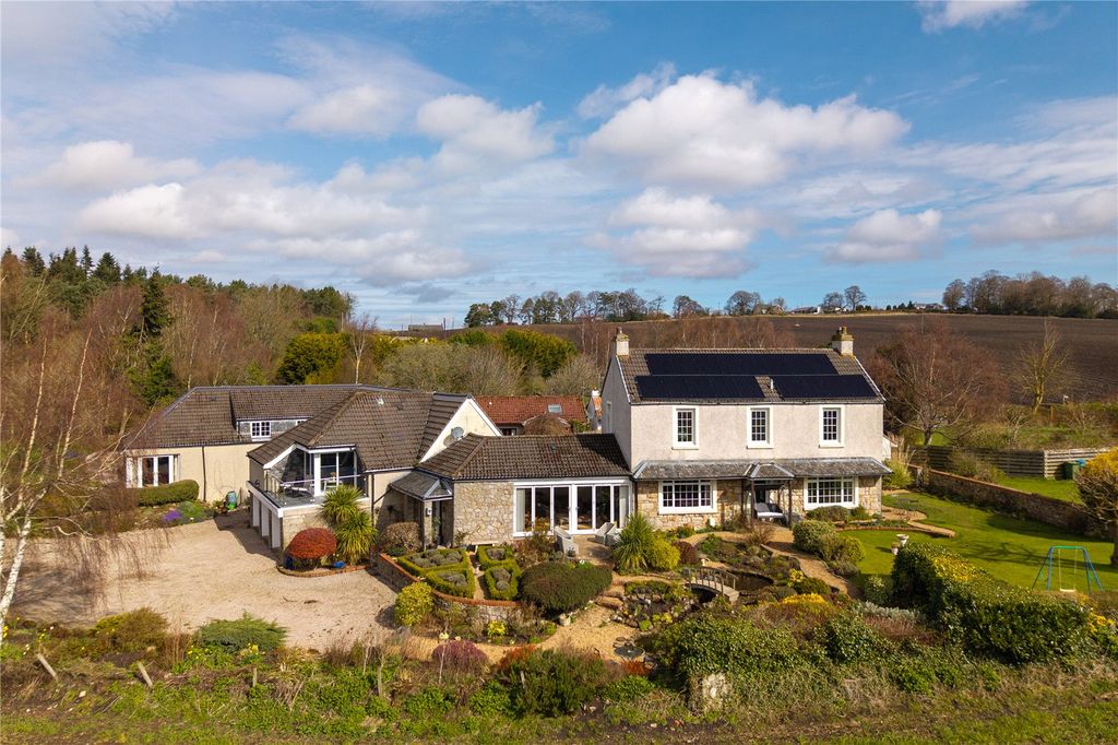 Property photo 1 of 35 Ferness House