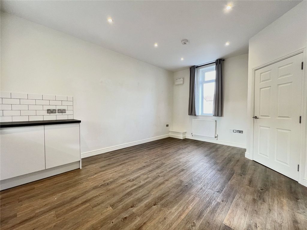 Property photo 3 of 9 Picture No. 08