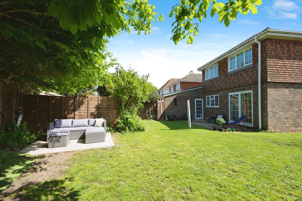 Property photo 2 of 17 Photo