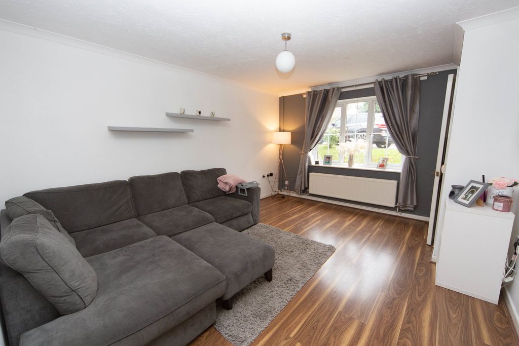 Property photo 2 of 13