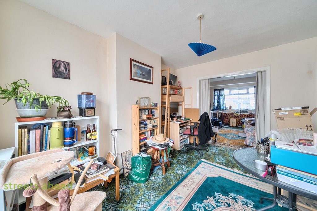 Property photo 2 of 16 c774A209-1529-46B...