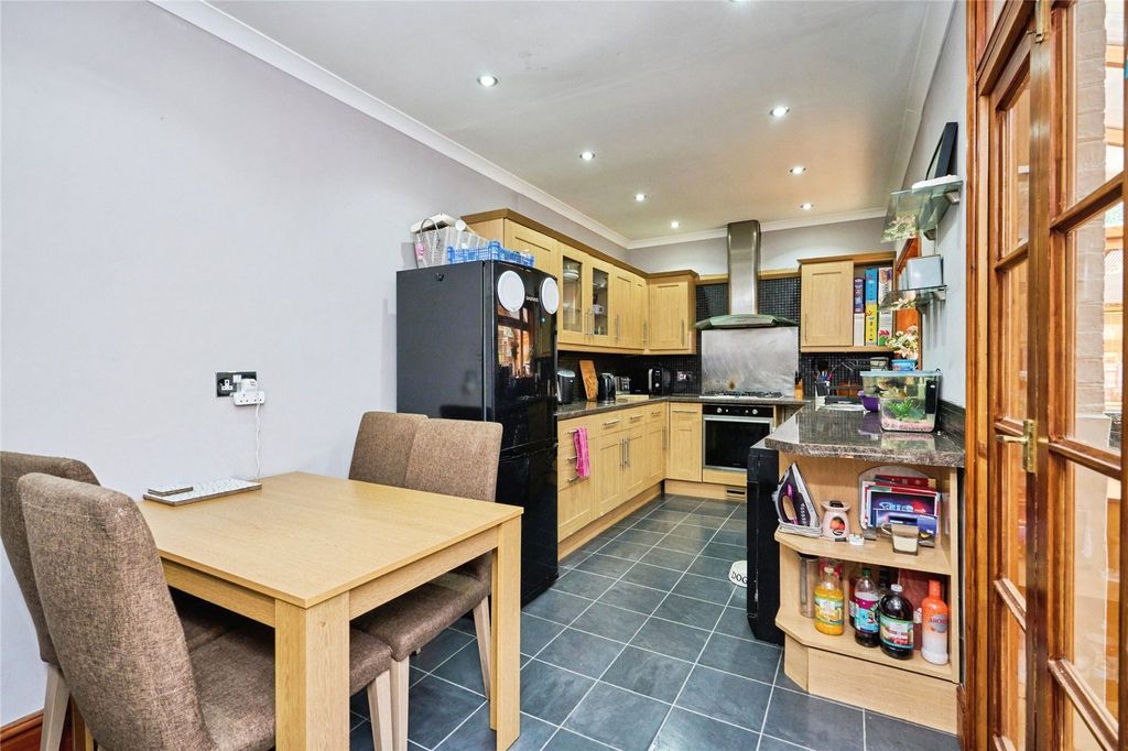 Property photo 2 of 18 Kitchen/Diner