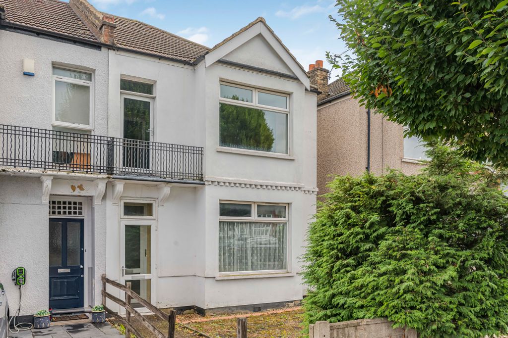 Property photo 1 of 18 Front