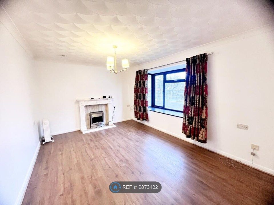 Property photo 2 of 11 Living Room