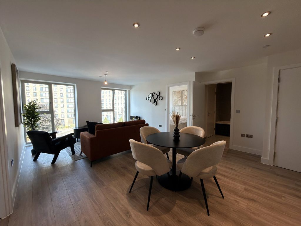 Property photo 3 of 12 Picture No. 02