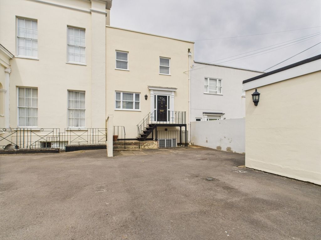 Property photo 2 of 10 Cam01740G0-Pr0406-Still009