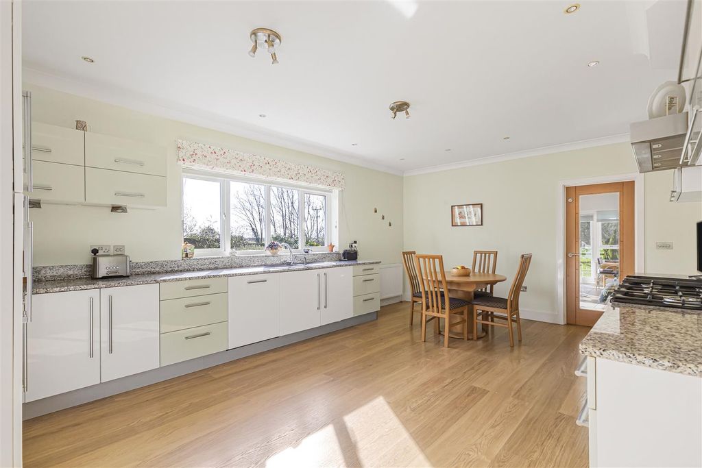 Property photo 3 of 30 22_74452.Jpg