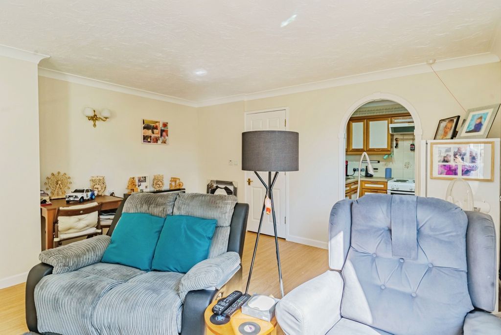 Property photo 2 of 11 Photo