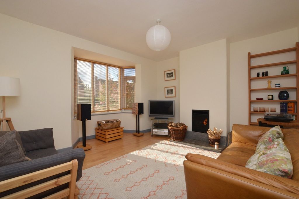 Property photo 2 of 20 Living Room
