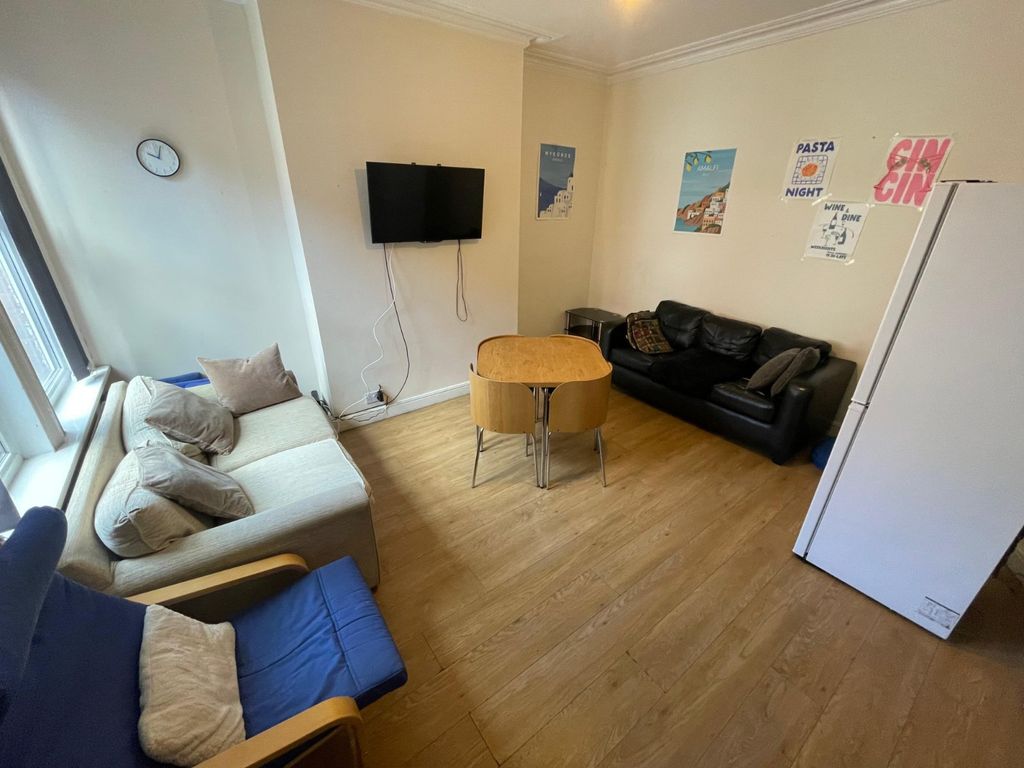 Property photo 2 of 11 Picture No. 03