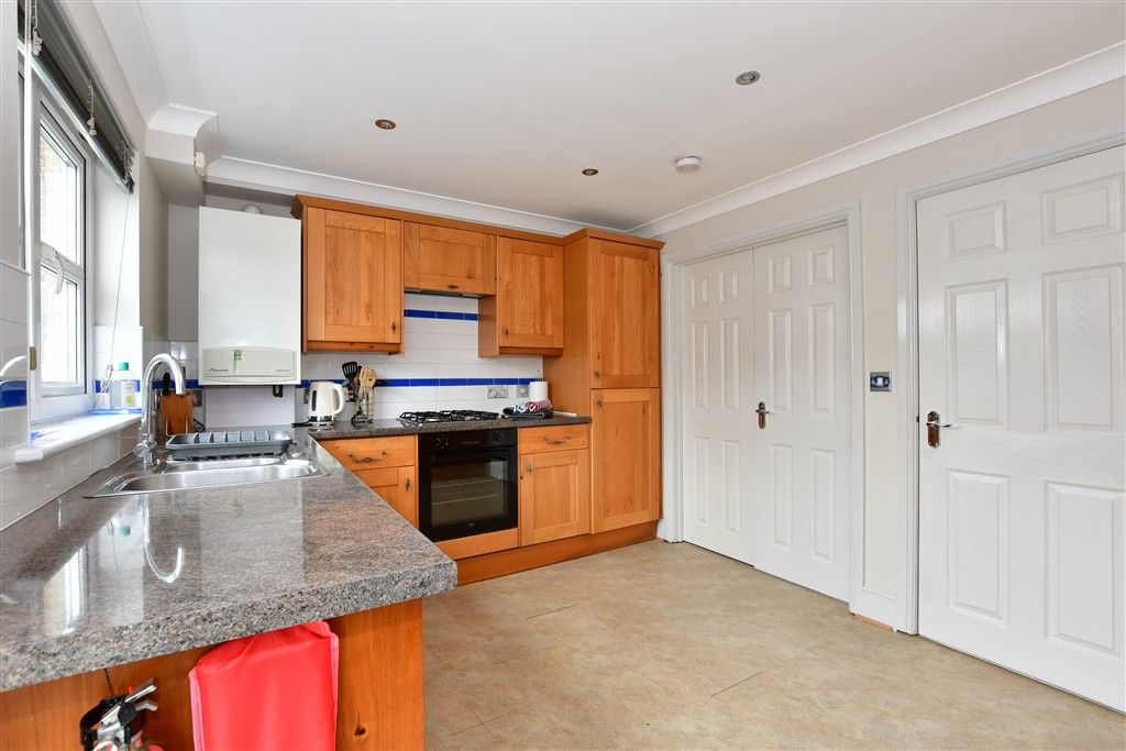 Property photo 2 of 10 Kitchen