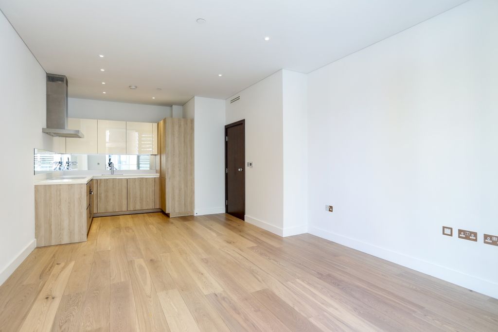 Property photo 1 of 9 102-Grand-Tower-S...
