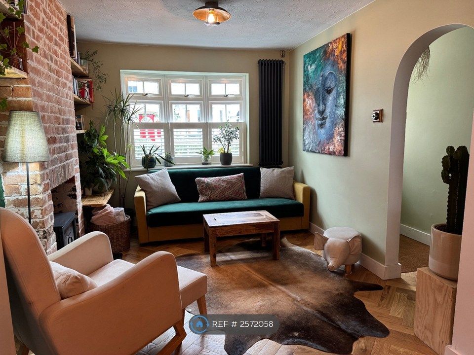 Property photo 3 of 14 Living Room