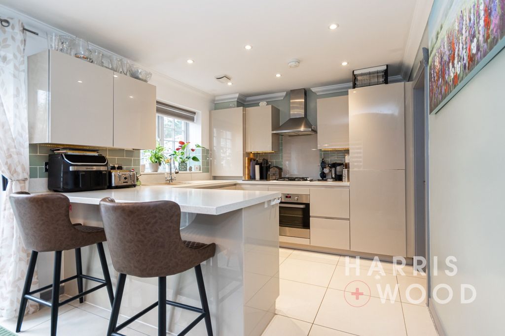 Property photo 2 of 31 4483451