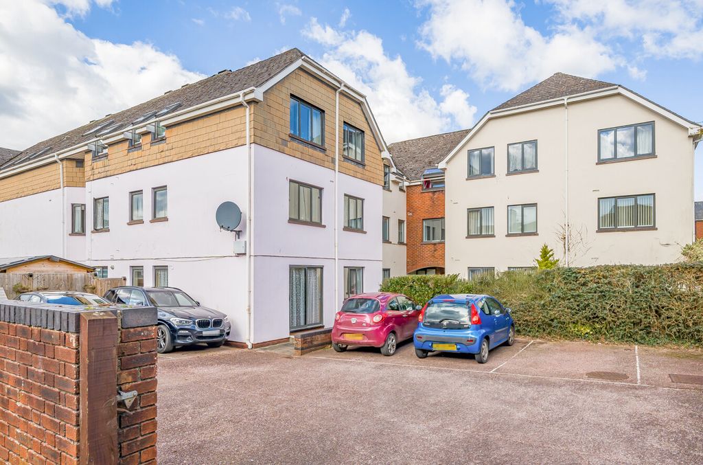Property photo 1 of 17 Apartment Block